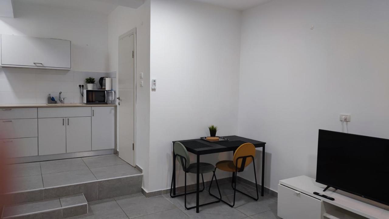 Studio Apartment 12 Minutes From Bahai'S Garden Haifa Exterior photo